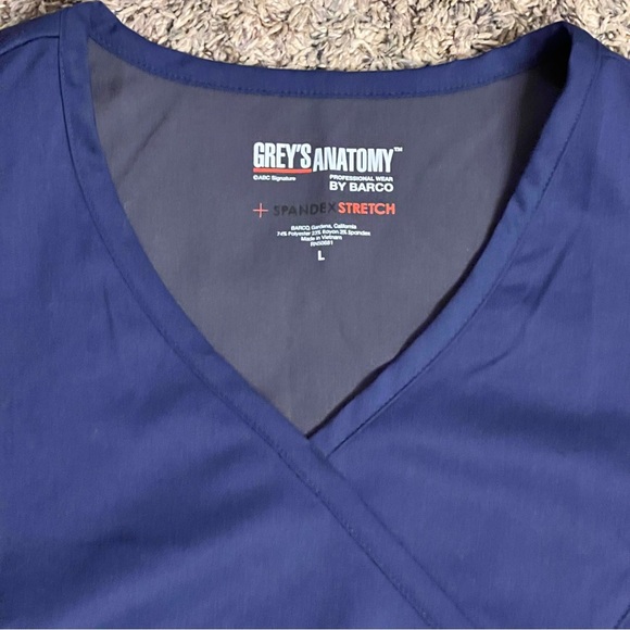 Grey's Anatomy scrub set - Picture 3 of 8
